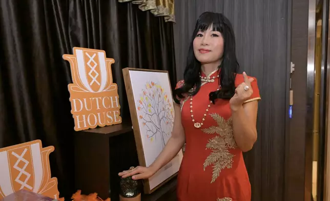 七仙羽（七師傅）昨晚（28日）出席香港唯一荷蘭餐廳「The Dutch House Restaurant 」開張酒會。