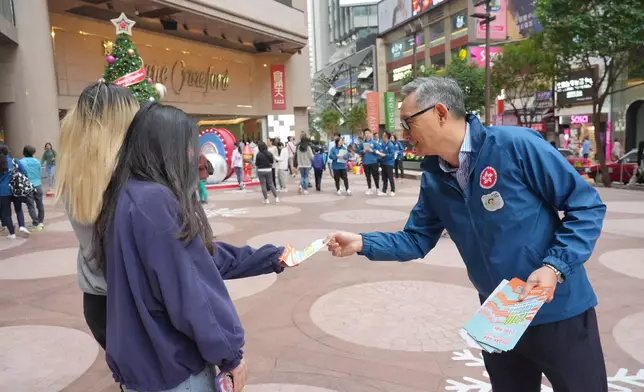 鄧炳強Facebook圖片