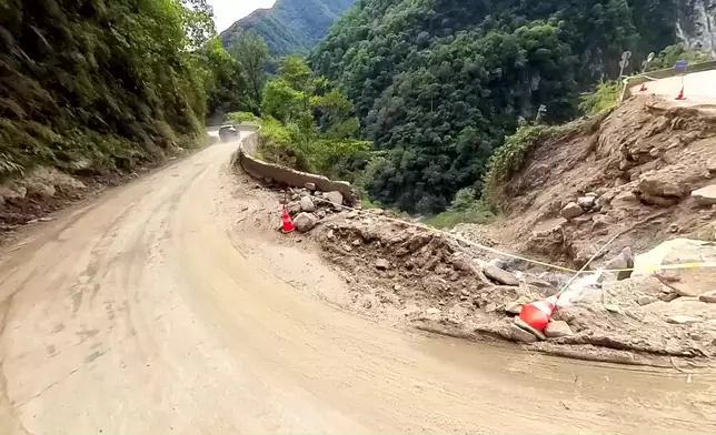 貝兒挑戰全國最難建築嘅扎墨公路。