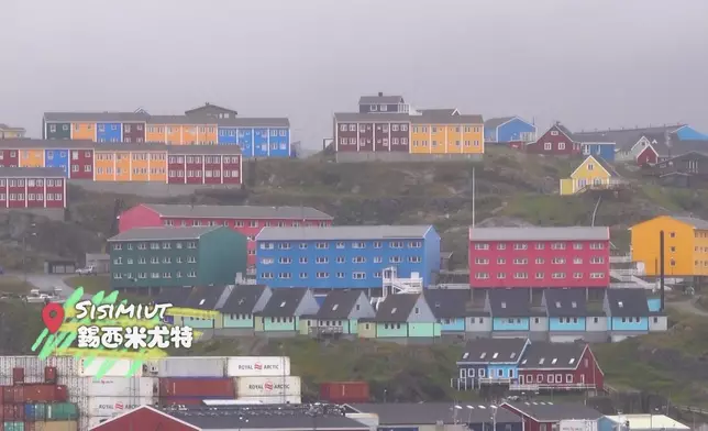 錫西米尤特是格陵蘭第二大城巿，房屋顏色鮮艷。