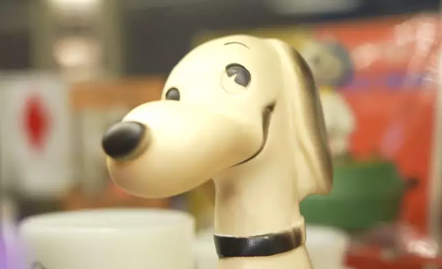 初代的Snoopy完全是一隻狗的樣貌。