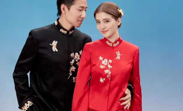 預告明年舉行正式婚禮。