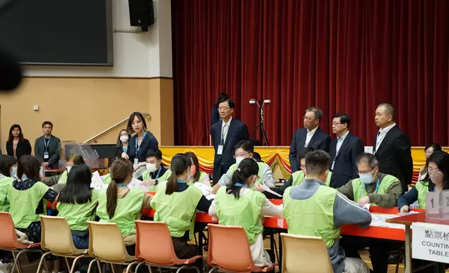 巴士的報記者攝