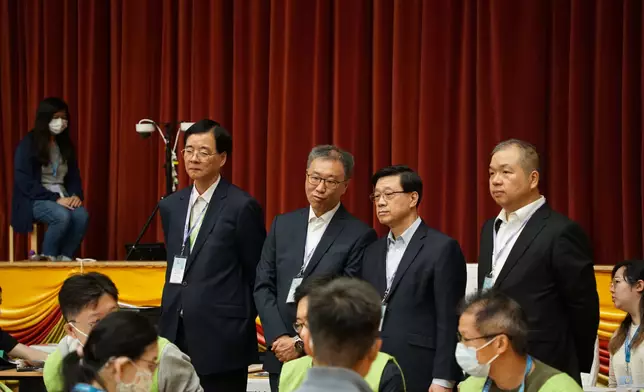 巴士的報記者攝