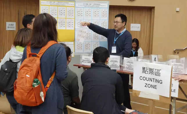 巴士的報記者攝