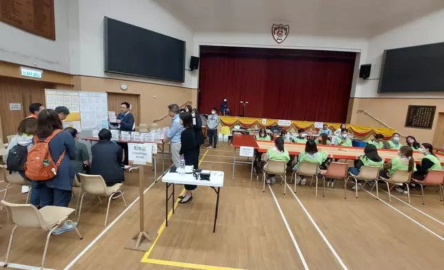 巴士的報記者攝