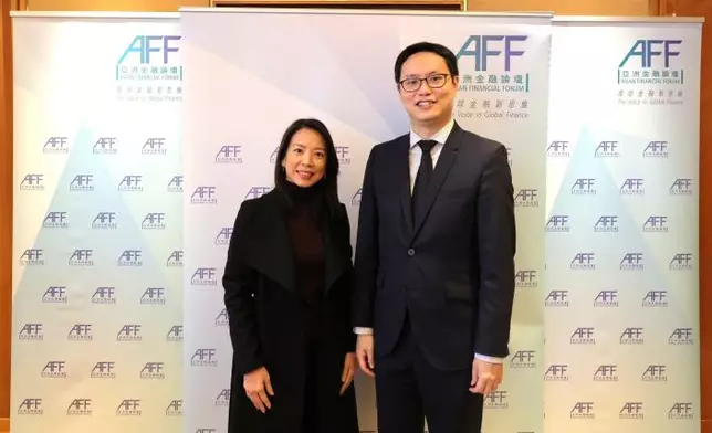 亞洲金融論壇策劃委員會主席、香港上海滙豐銀行有限公司香港區行政總裁林慧虹（圖左）及香港貿發局副總裁劉會平（圖右）。