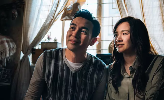 在《源生罪》裡飾演女主角陳紫萱的未婚夫。
