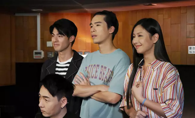 Hazel獲男主角陳昊森幫忙穿針引線安排試音，好友Mandy與哥哥梁仲恆為她在錄音室打氣。