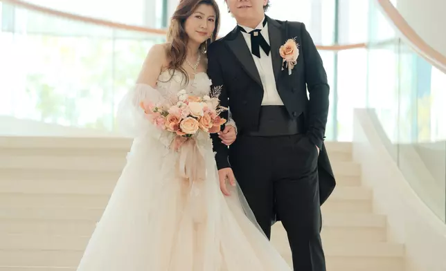 伍仲衡（伍Sir）今日（6日）與PR女友Ida（徐麗芬）在香港嘉里酒店舉行婚禮。