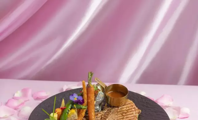 炭燒美國安格斯T骨牛扒伴鮮忌廉焗薯 $388/位