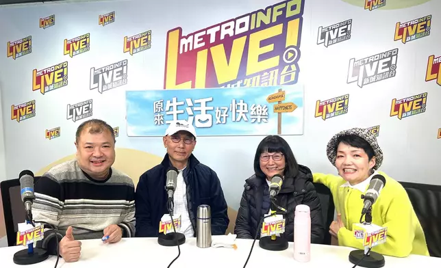 盧冠廷接受新城廣播知訊台《原來生活好快樂》節目訪問。