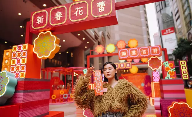 榮升雙料歌后的陳蕾親臨時代廣場「加持」，也是她得獎後首度出席公開活動散播旺氣！