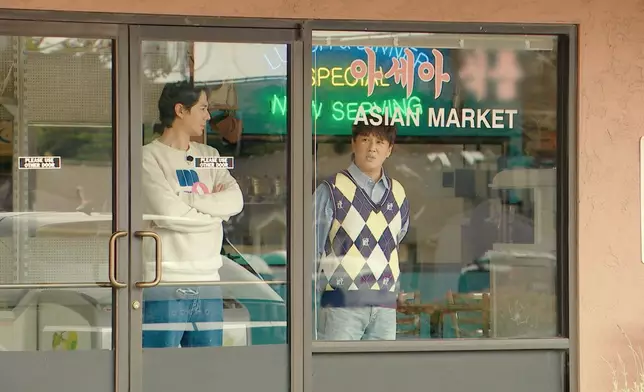 趙寅成、車太鉉到美國加州經營10天的亞洲超市（Disney+資料圖片）