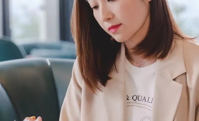 陳自瑤飾演張明芯Emma。