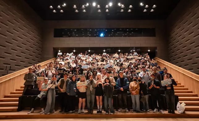 Nancy與粉絲大合照