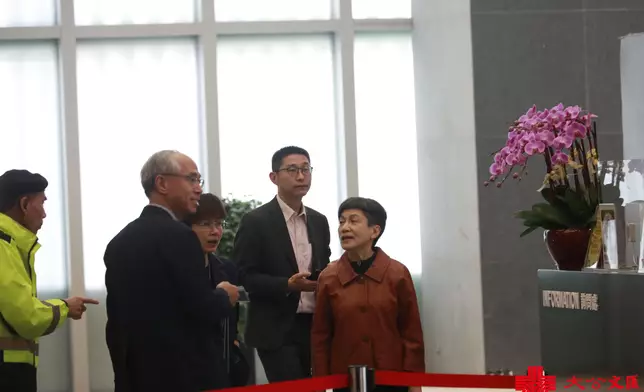 信報總編輯郭艷明、資深傳媒人屈穎妍等參加會面。大公文匯網圖片