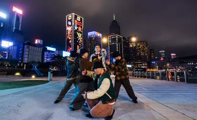 Tsoul望以首支跳舞MV《GET SILLY》作起步提高舞者地位。