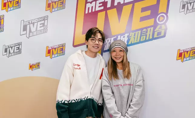 林家謙接受黎莉主持的《勁爆樂勢力》訪問。