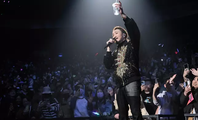 鄭中基在台北小巨蛋舉行一連兩場「Fragments of Wonder 鄭中基世界巡迴演唱會2024」。