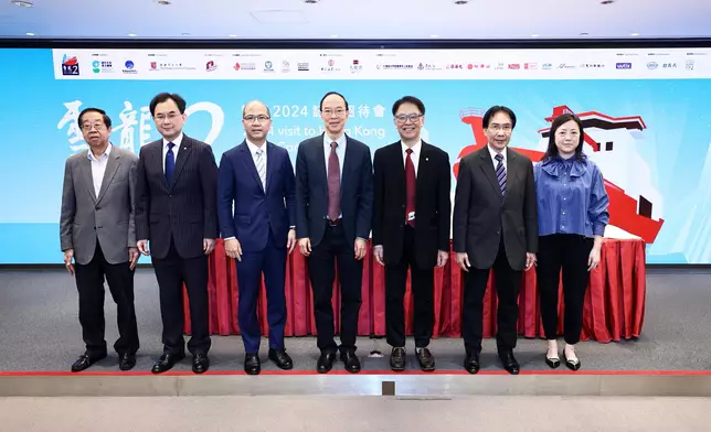 「雪龍2」2024訪港新聞發佈會於今天在中銀大廈11樓舉行，出席嘉賓包括（左起）：綠色未來基金總會行政總裁高贊覺、鑽石贊助機構中國銀行（香港）副總裁陳文、「雪龍 2」號訪港籌委會委員黃錦良、籌委會主席馬逢國議員、執委會主席何建宗、鑽石贊助機構九龍倉企業傳訊部主管許翠鳳。