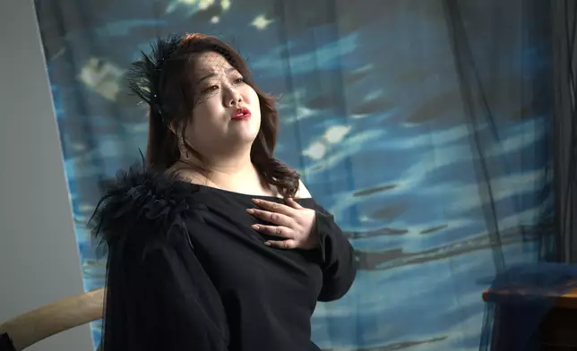 歌手李泇霖（Jenny ）日前推出首支派台歌《梅特林克的青鳥》。