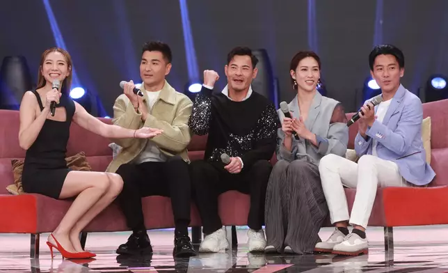 《逆天奇案2》演員張頴康（右起）、蔣祖曼、黃智賢、同埋陳展鵬亦有亮相節目。