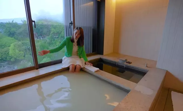 雅緻豪華客房都內設私人浴池，一晚大約4,600港幣。