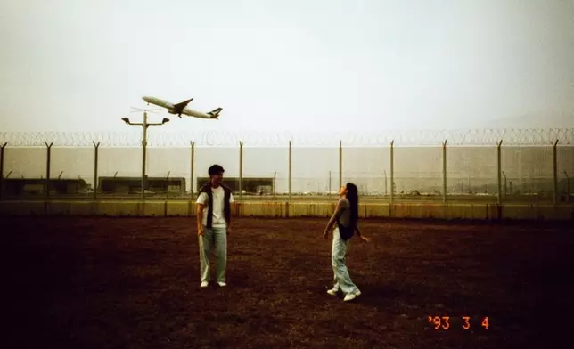 MV其中一個景點是在機場維修區拍攝，令Kay重拾不少以前做空姐的回憶。
