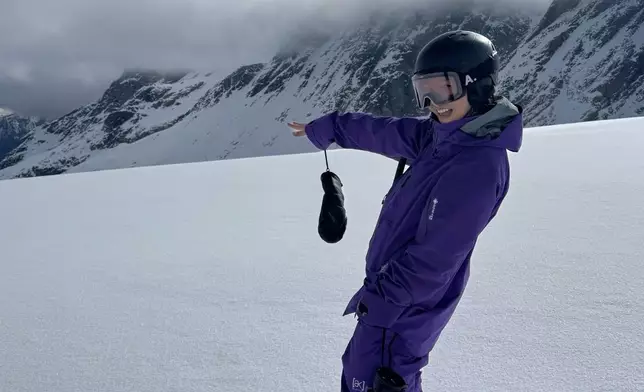 滕麗名分享一件早前在加拿大滑雪時發生的「虛報年齡」趣事。