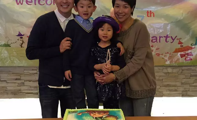 曹永廉與姜依蘭於2007年結婚後育有一對仔女曹保熙和曹曦文。