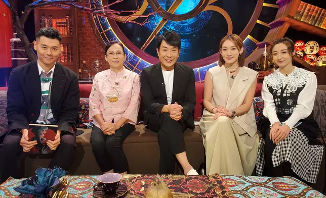 大合照，左起：黃耀英、英姐、梁思浩、Joyce、Jojo。