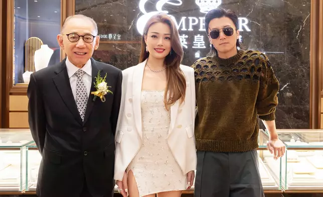 霆鋒、祖兒兩位天王天后難得聚首一堂，與老闆楊博士一同出席活動。