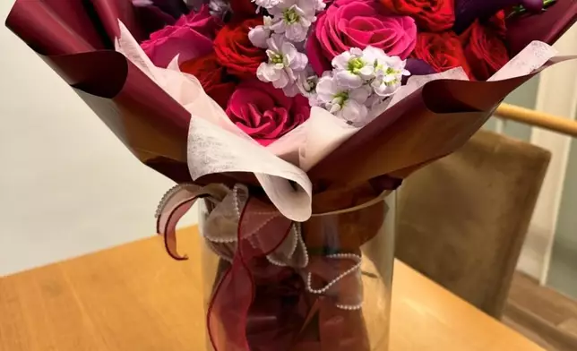 家英哥送了一大紮玫瑰花，好浪漫
