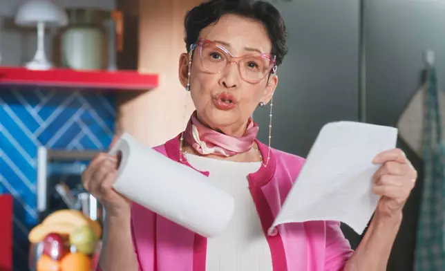 馮素波（波姐）離巢TVB後首次拍攝廣告。