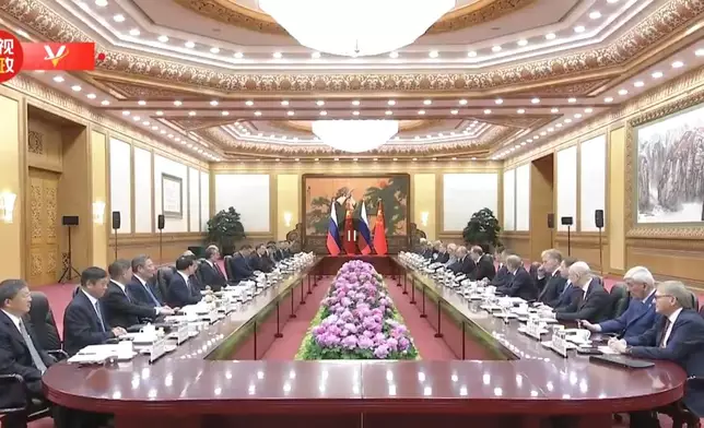5月16日，國家主席習近平在北京人民大會堂同來華進行國事訪問的俄羅斯總統普京舉行會談。(微博圖片)