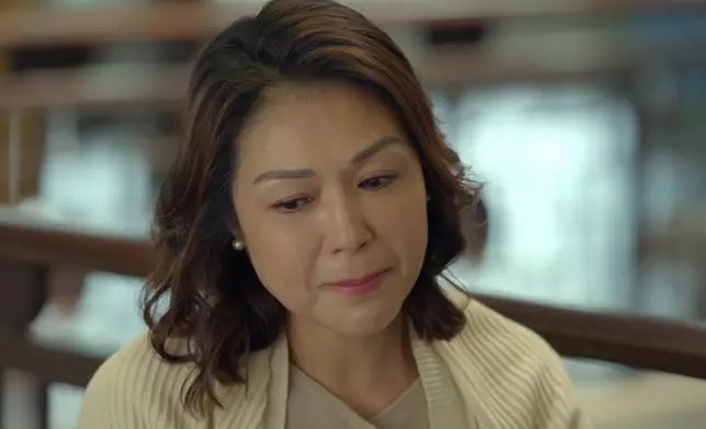 今晚一集，家碧同智斌講番當年調包一事時，一直強忍悲痛，張鳳妮呢幕唔單止個樣有戲，全程哽咽嘅聲線更增強了場口的感動感。