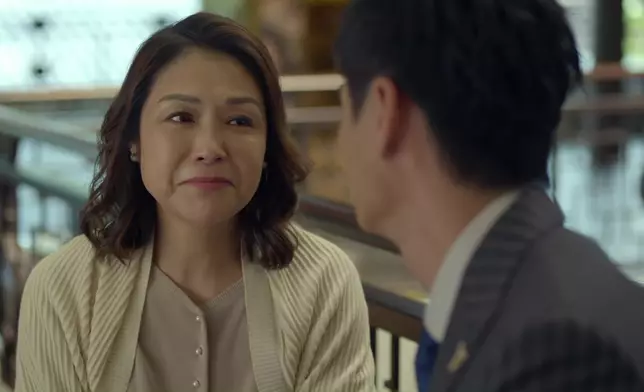 今晚一集，家碧同智斌講番當年調包一事時，一直強忍悲痛，張鳳妮呢幕唔單止個樣有戲，全程哽咽嘅聲線更增強了場口的感動感。