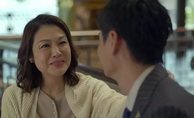 見到阿仔咁生性，家碧好快又開心番，母愛就係咁簡單。