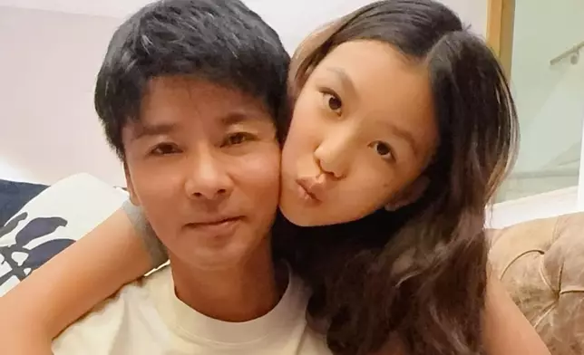 二女則爸媽都似啲