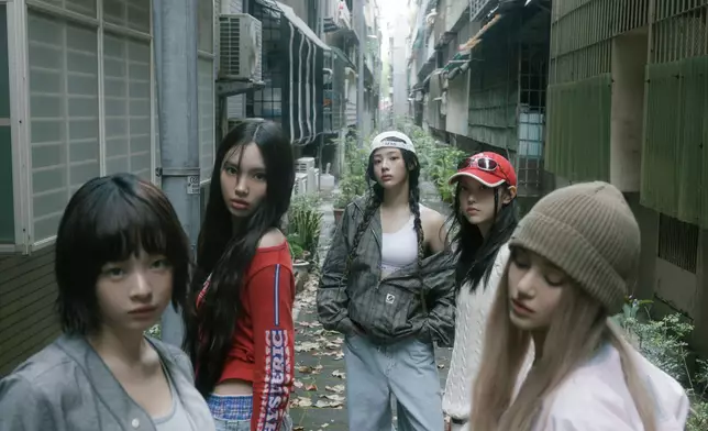 NewJeans亦叫價5000萬韓元（約27萬港元）（NewJeans FB圖片）