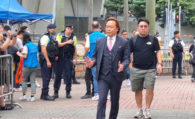 劉偉聰獲准保釋。 (巴士的報記者攝)