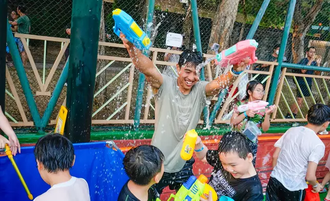 潑水節帶動很多人流，氣氛熱鬧高興，帶動周邊經濟。