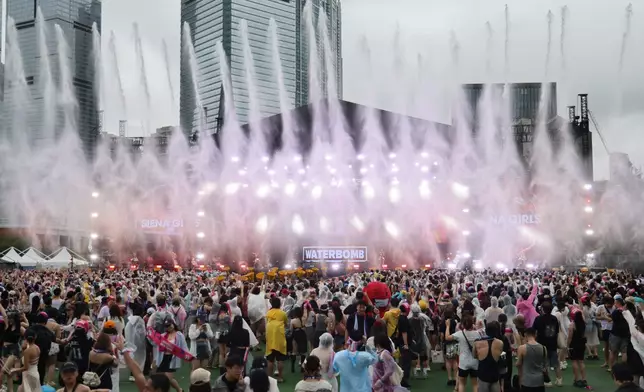 韓國一年一度潑水音樂節WATERBOMB在6月1日於香港舉行首日演出（主辦單位提供圖片）