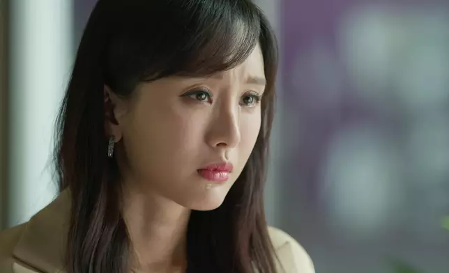 Niki得悉身世後，誓要向戴綺婷（余安安飾）報仇。