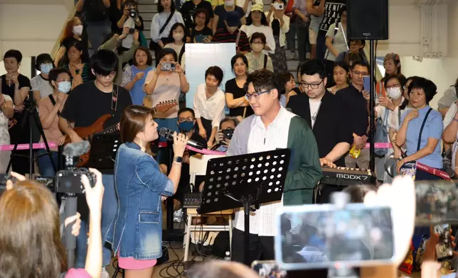 邀得李佳做嘉賓。