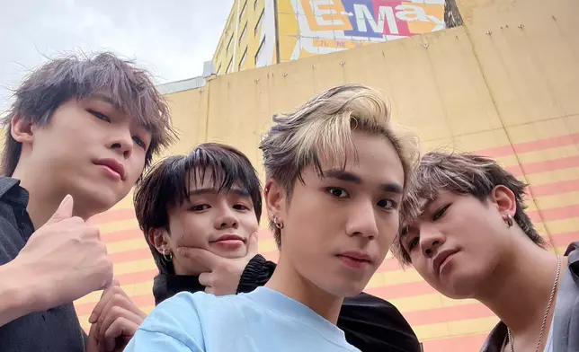 ROVER辦音樂會告別九展。