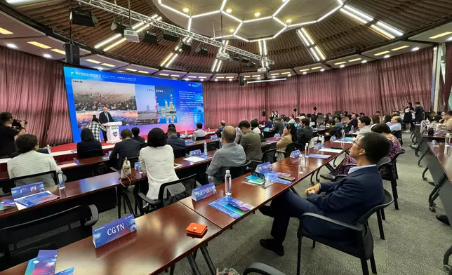 港台代表團出席第二十九屆上海電視節「白玉蘭對話：全球城市與國際傳播」論壇。