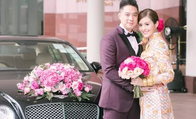 許芷熒於2019年9月她跟圈外男友Alexander Fung結婚。
