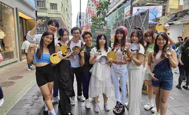 「亞視一姐」薛影儀（阿儀）、黃榕、葉小妍與林作出席活動。